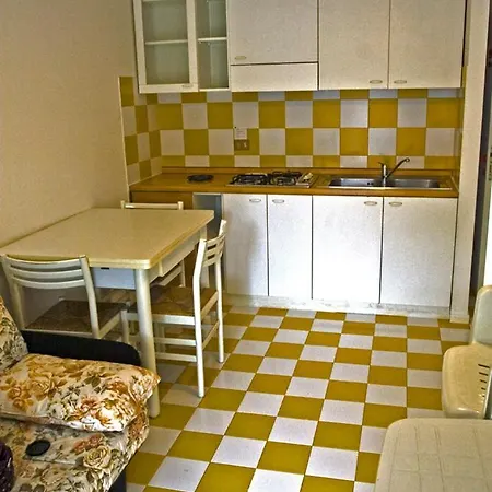 Cond Girasole Apartment *